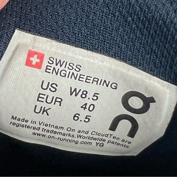 ON RUNNING - WOMEN'S CLOUDFLOW DAWN/JADE Size W8.5 - Picture 10 of 12